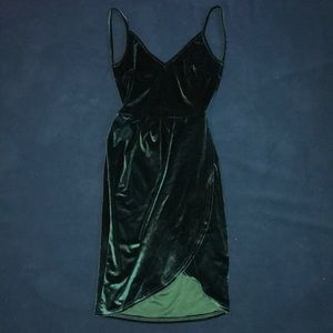 Backless Ruched Velvet Tulip Dress